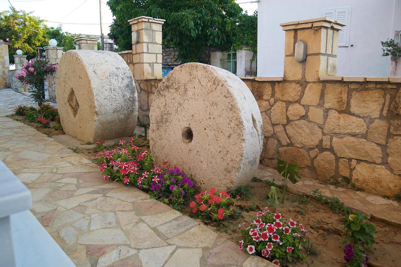 Kazarma Apartments At Klismata Village Ngoại thất bức ảnh